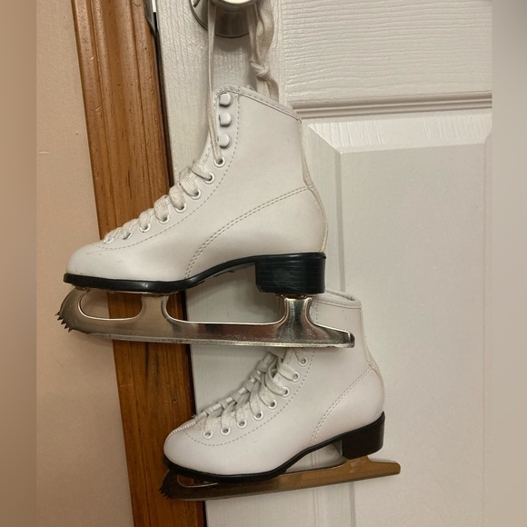 CCM Other - CCM Gold Medal youth ice skates